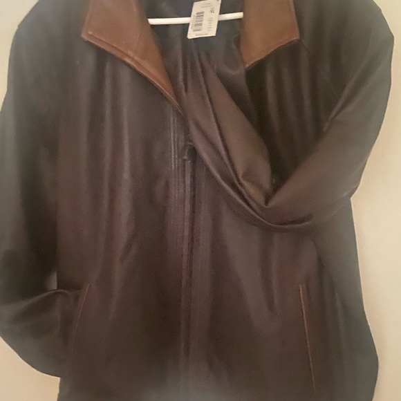 David Cremieux, premiere leather designers man’s lamb-skin jacket. - Picture 4 of 10